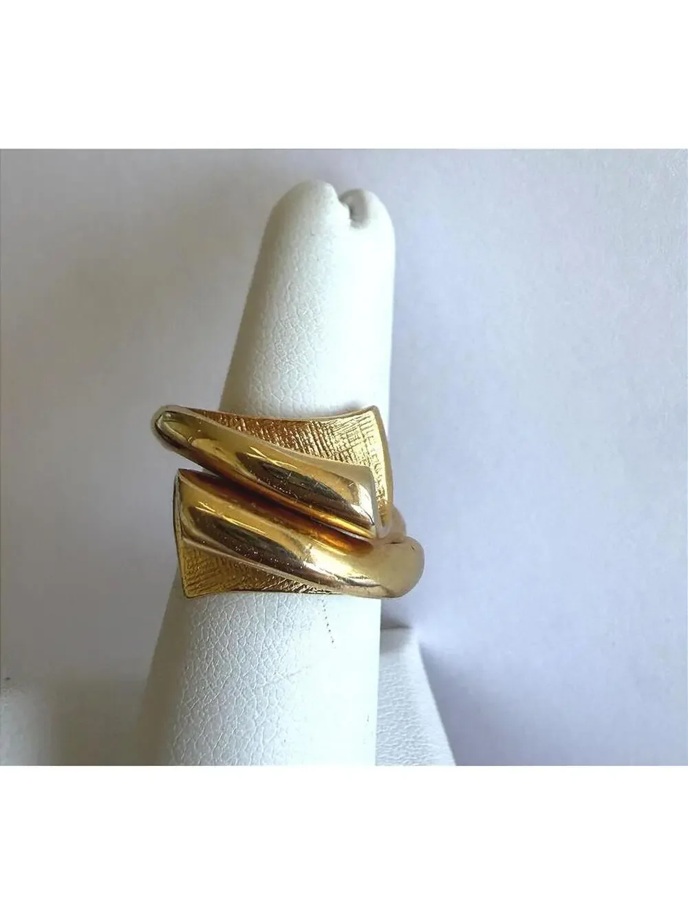Vintage Gold Tone Abstract Design Ring Size 5